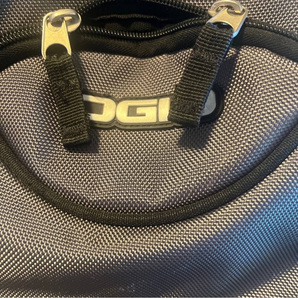 OGIO Metro Backpack  Excellent Gray Black - Picture 10 of 12